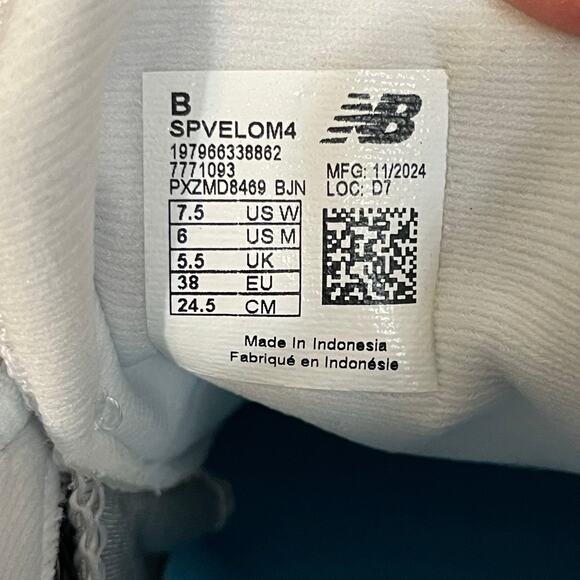 New Balance Unisex White Pink Fresh Foam Velo V4 Softball Cleats Sneakers 7.5 - Picture 12 of 12